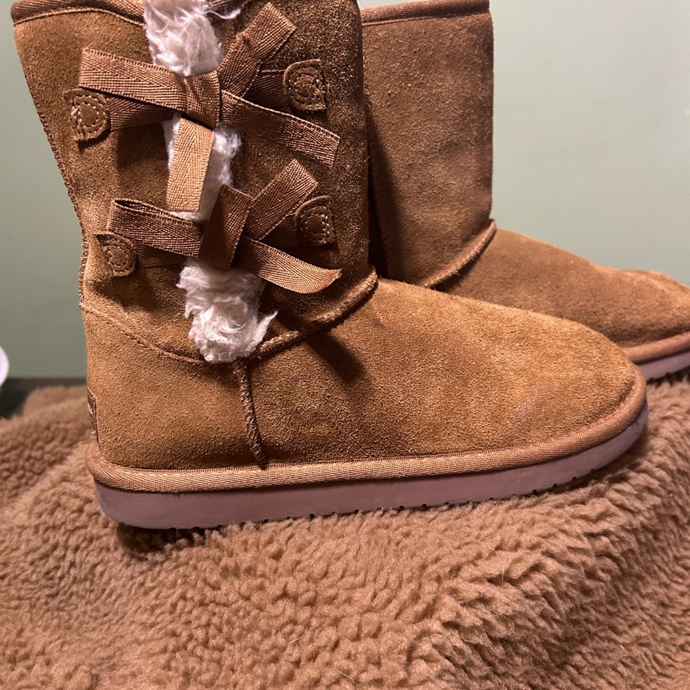 Koolaburra Tan Suede Boots with Bow Details